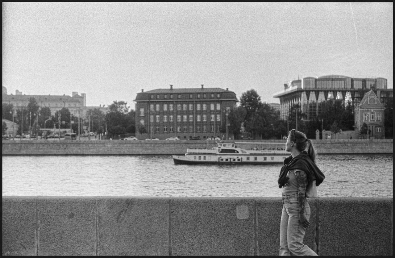 пейзаж с девушкой