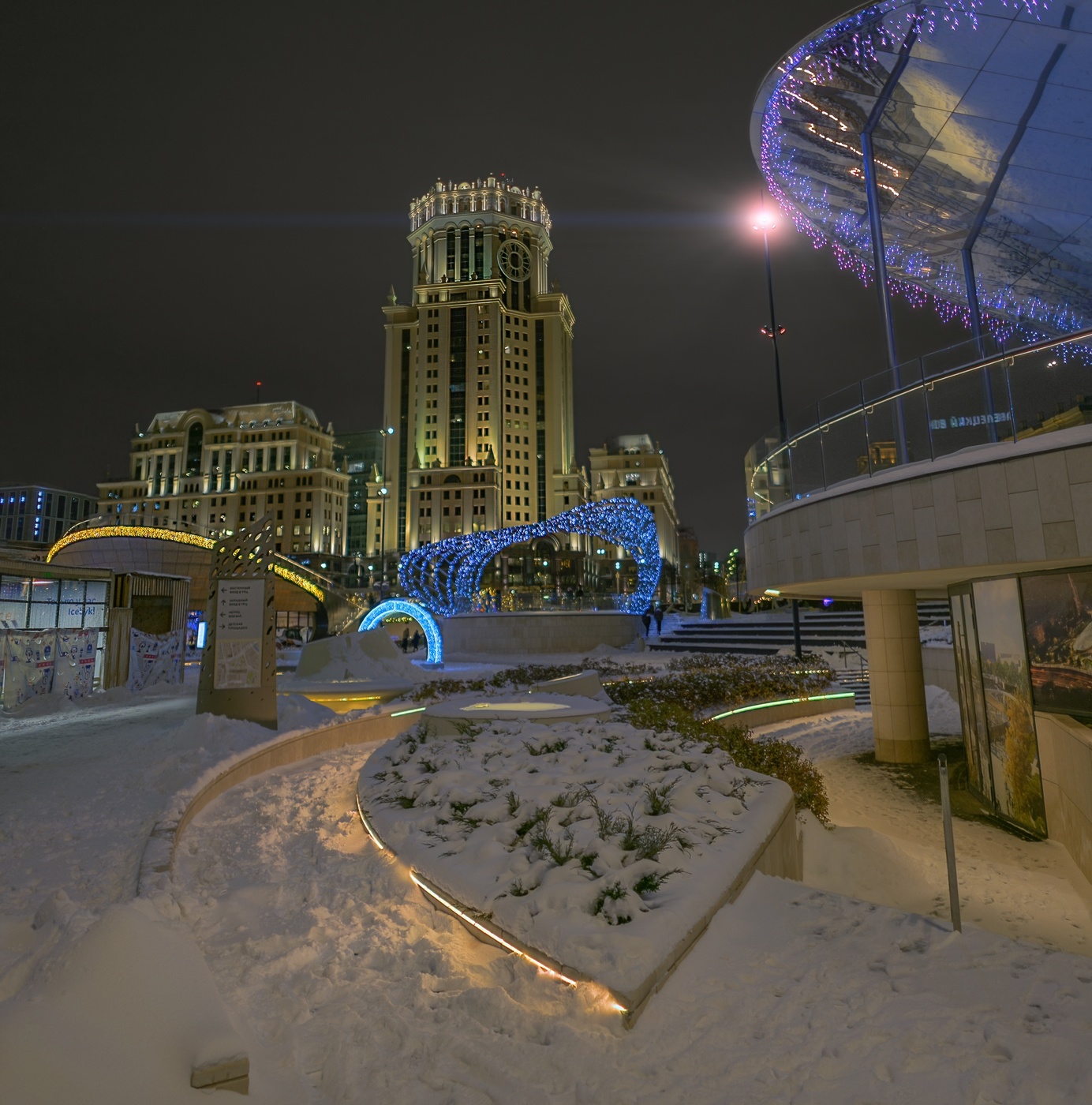 Первый снегопад в Москве