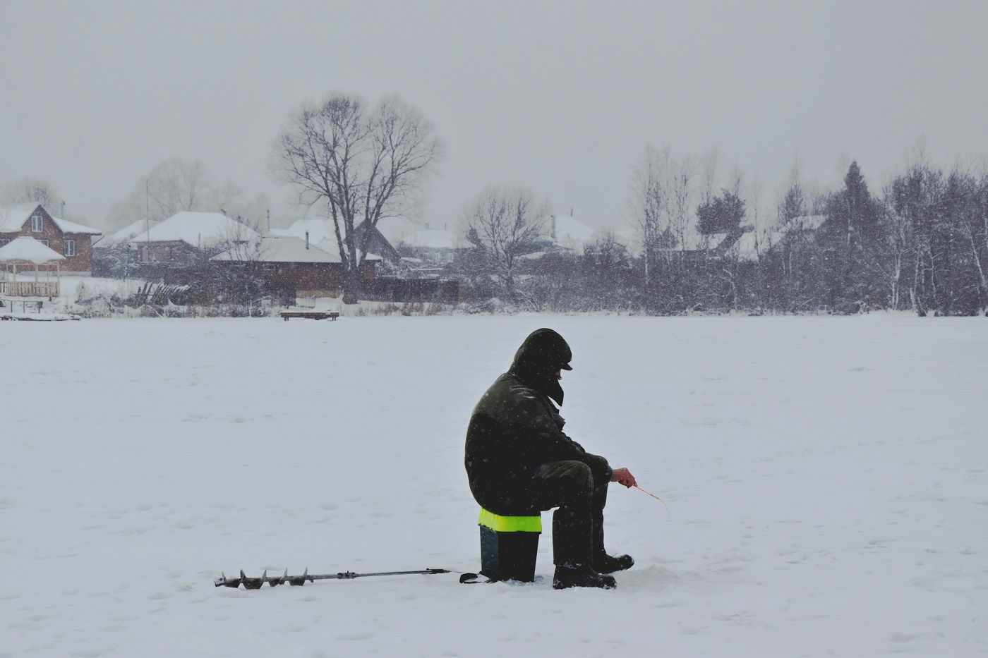 Кому грустно, кому холод, рыбакам наоборот....