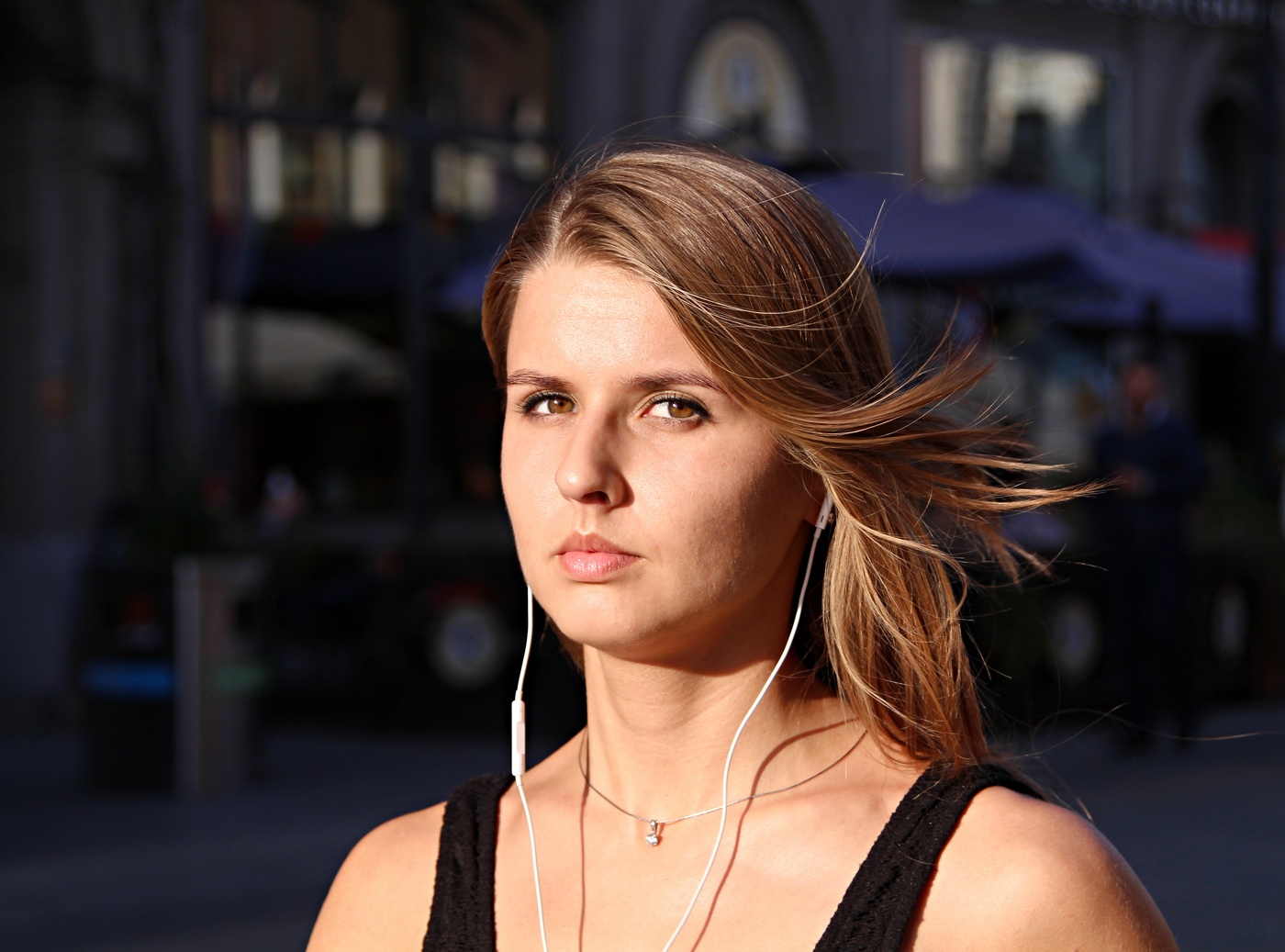 Портрет прохожей