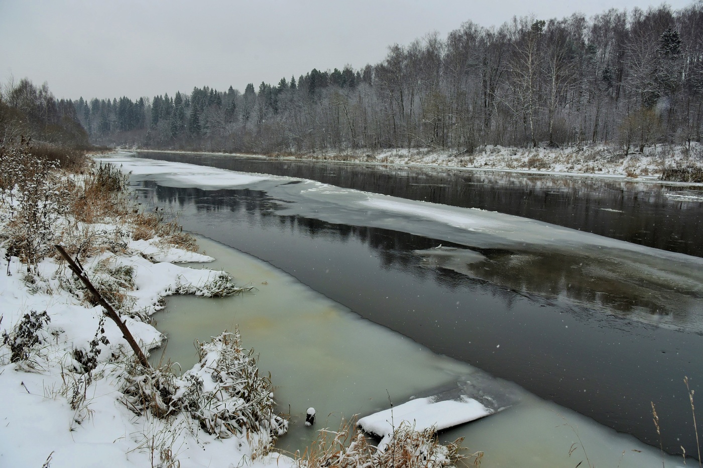 "Истомил меня пасмурный день, извела одинокая скука..."