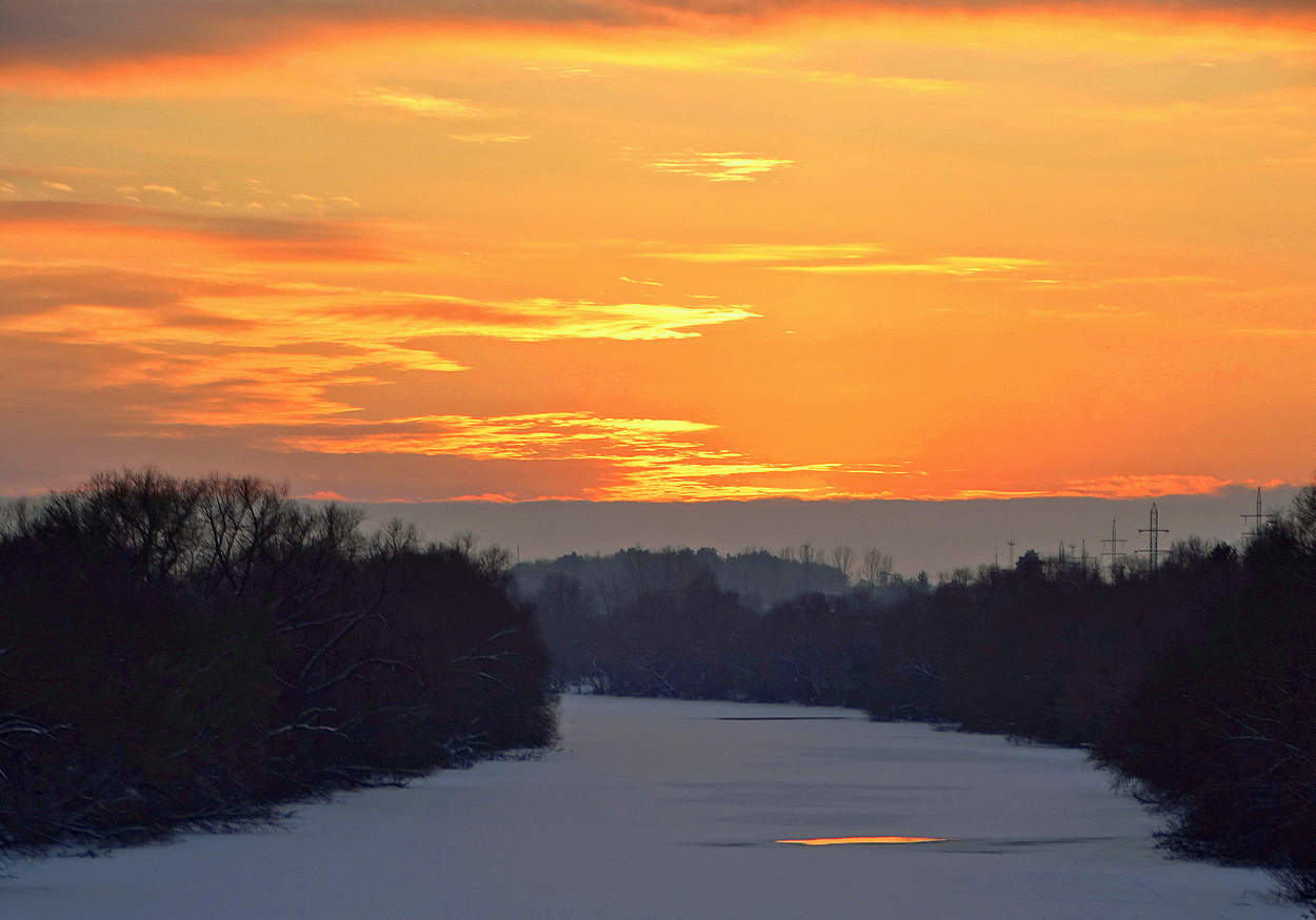 Декабрьский вечер наступает рано