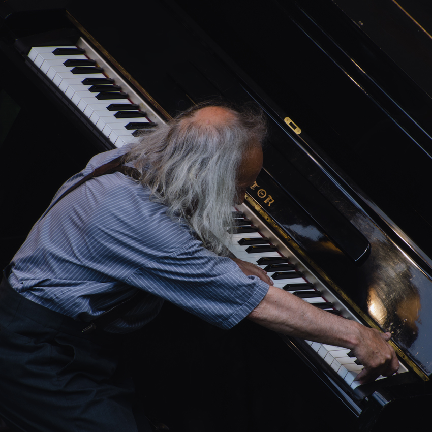 Дебюсси с правым уклоном в миноре...