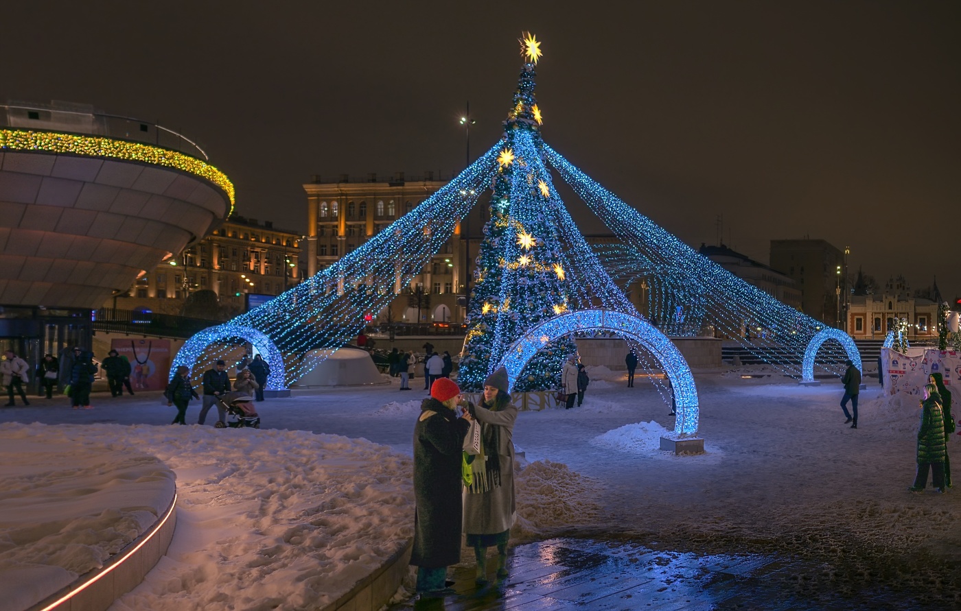 Возле ТЦ Павелецкая Плаза