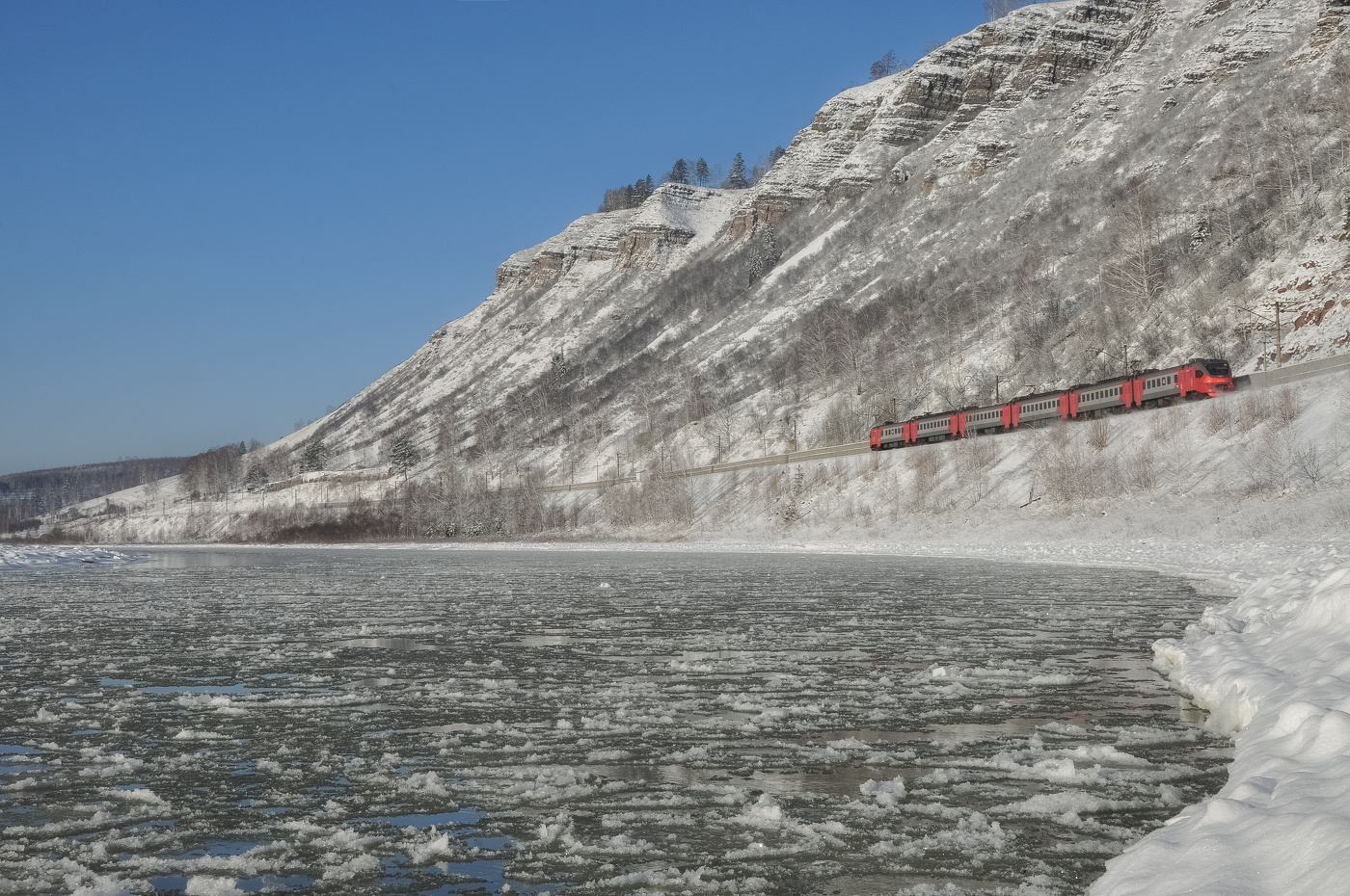 У Катунских утёсов в ноябре