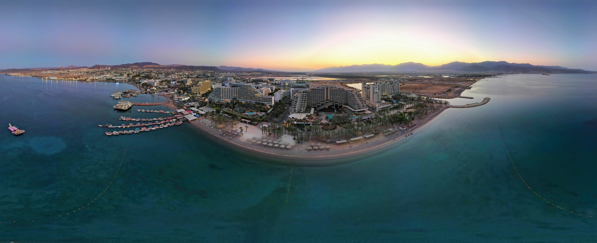 Рассвет на Красном море