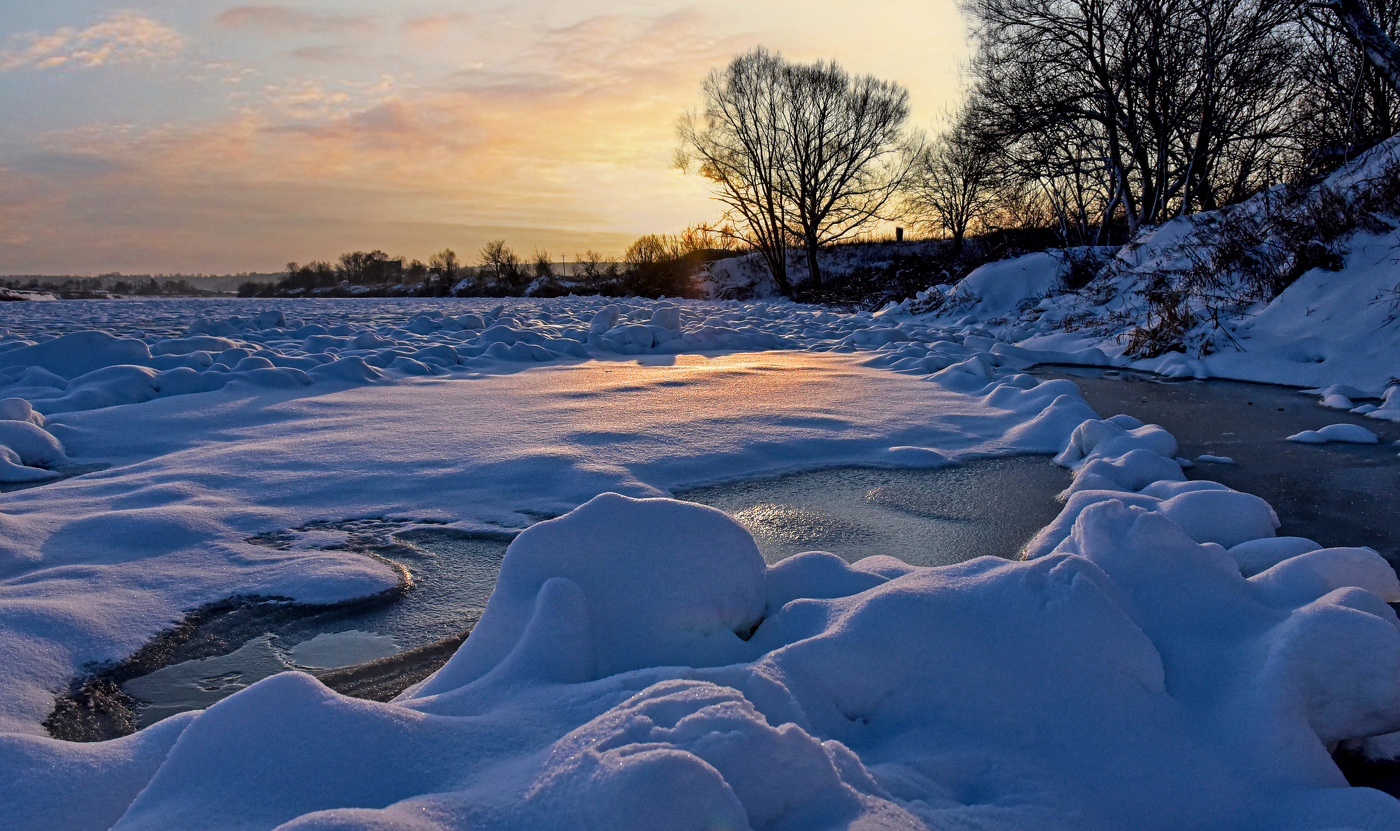 День вечереет.
