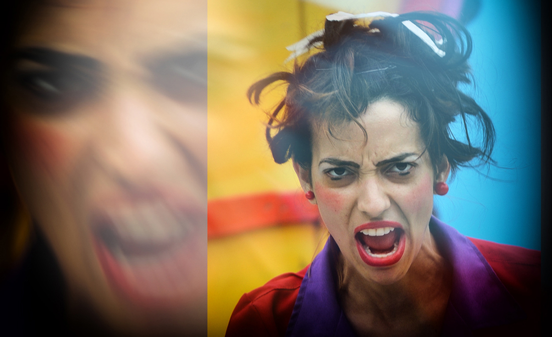 "El idiota !! Vete al diablo!.."