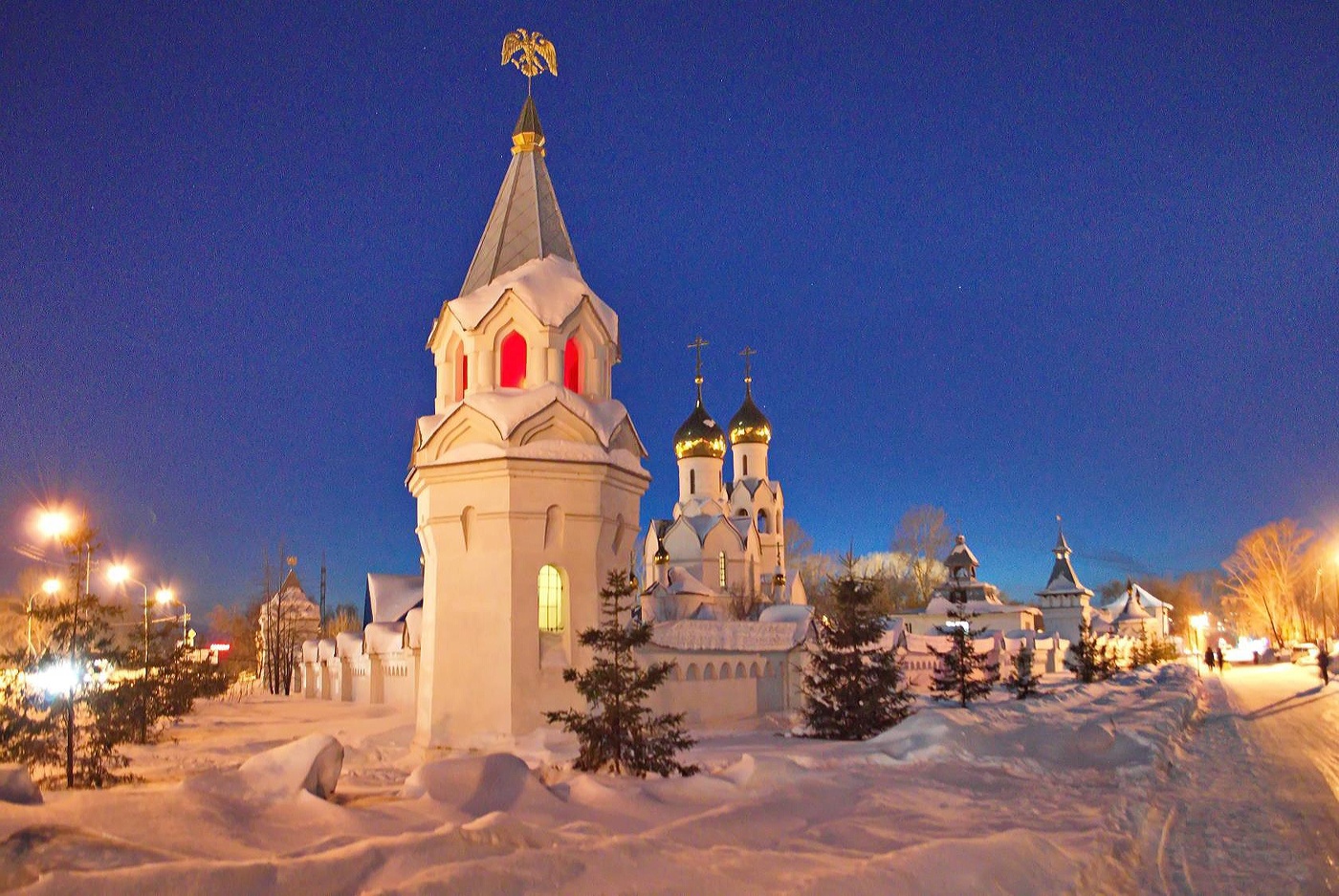 в вечерних огнях