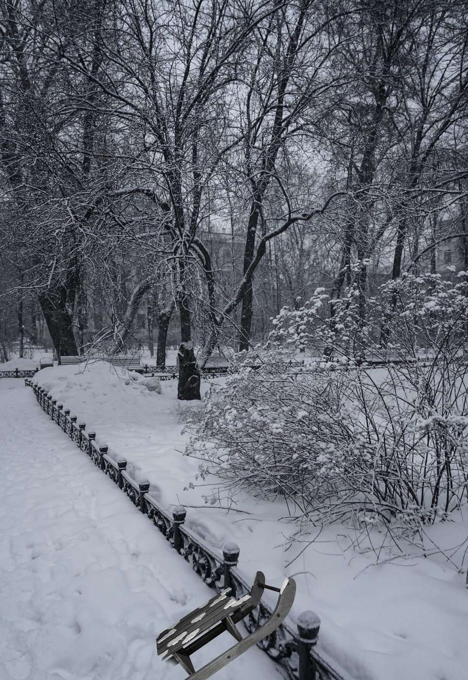 готовь сани летом...