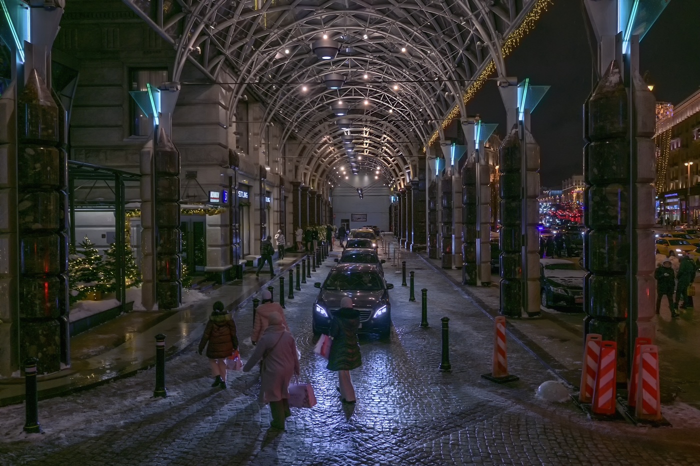 Возле Центра современного искусства