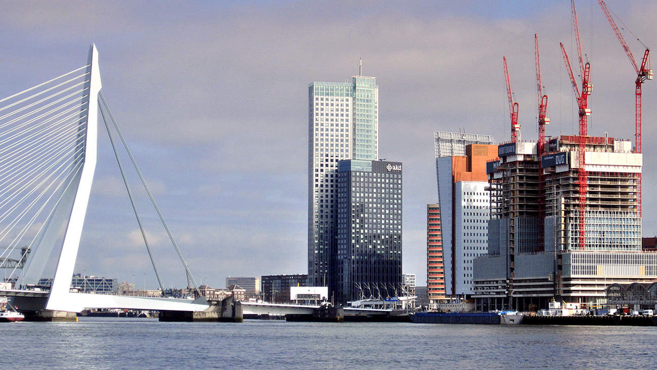 Мост Эразма в Роттердаме