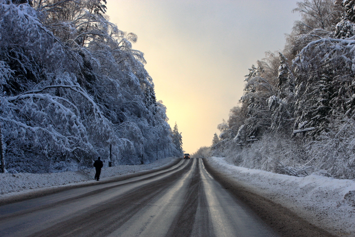 выхожу один я...