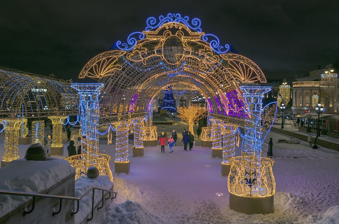 Новогодний Манеж