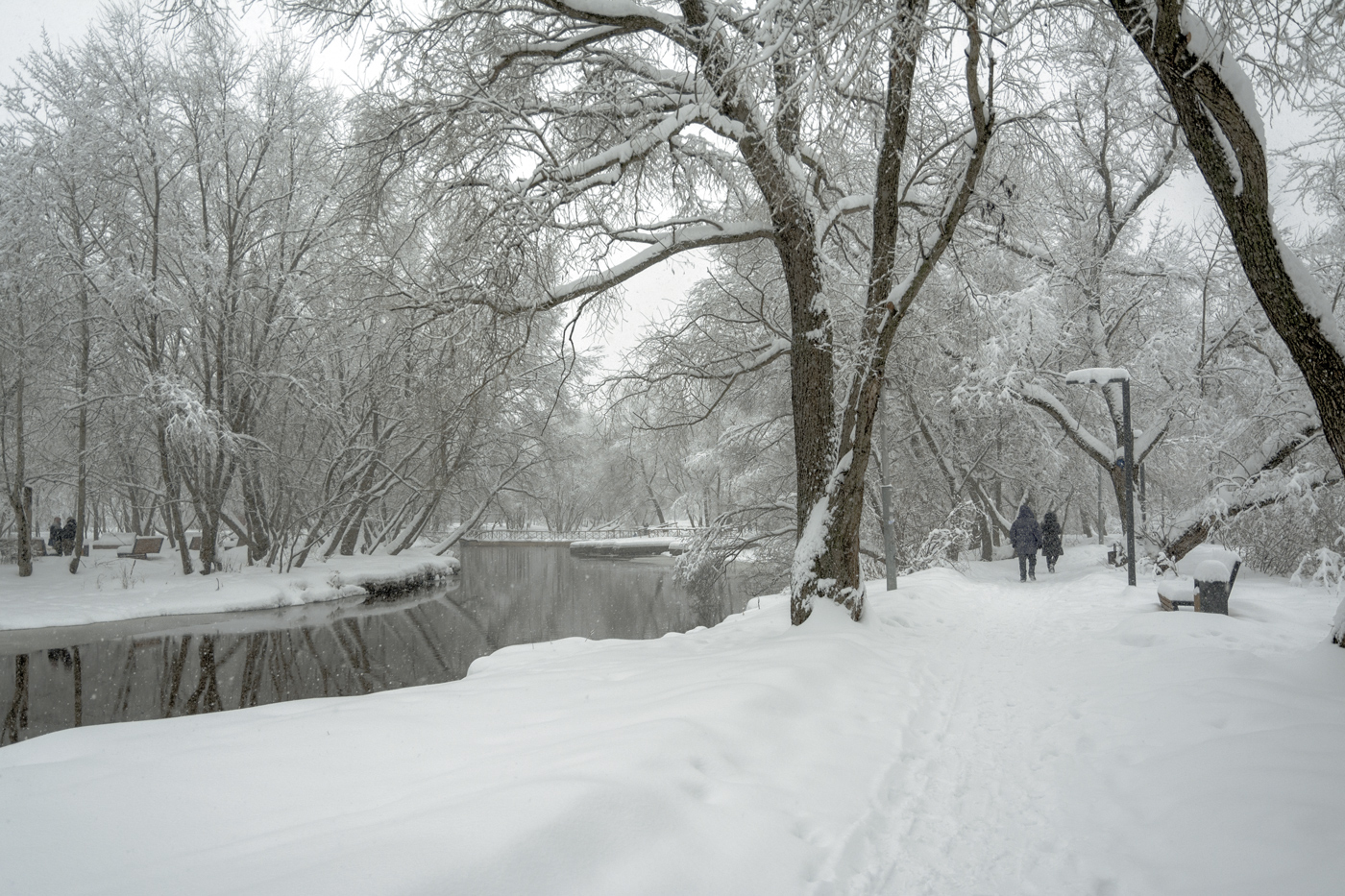 А у нас снег...