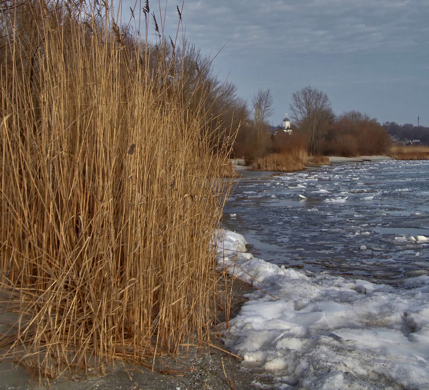 Белые льдины