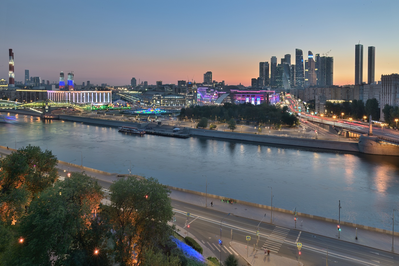 С видом на Москва-Сити и Киевский вокзал