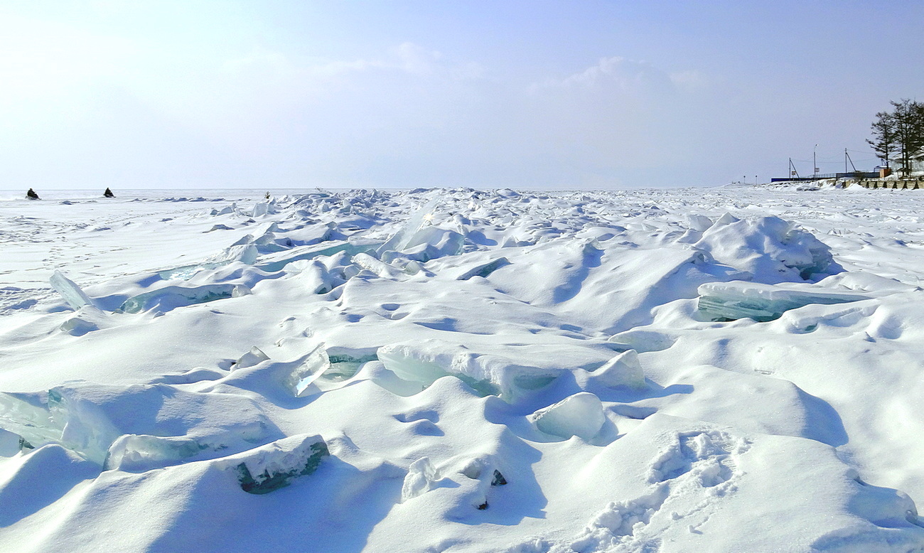 Ледяные байкальские торосы