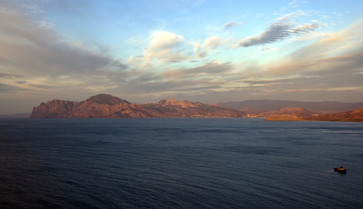 Утро расправляет крылья...