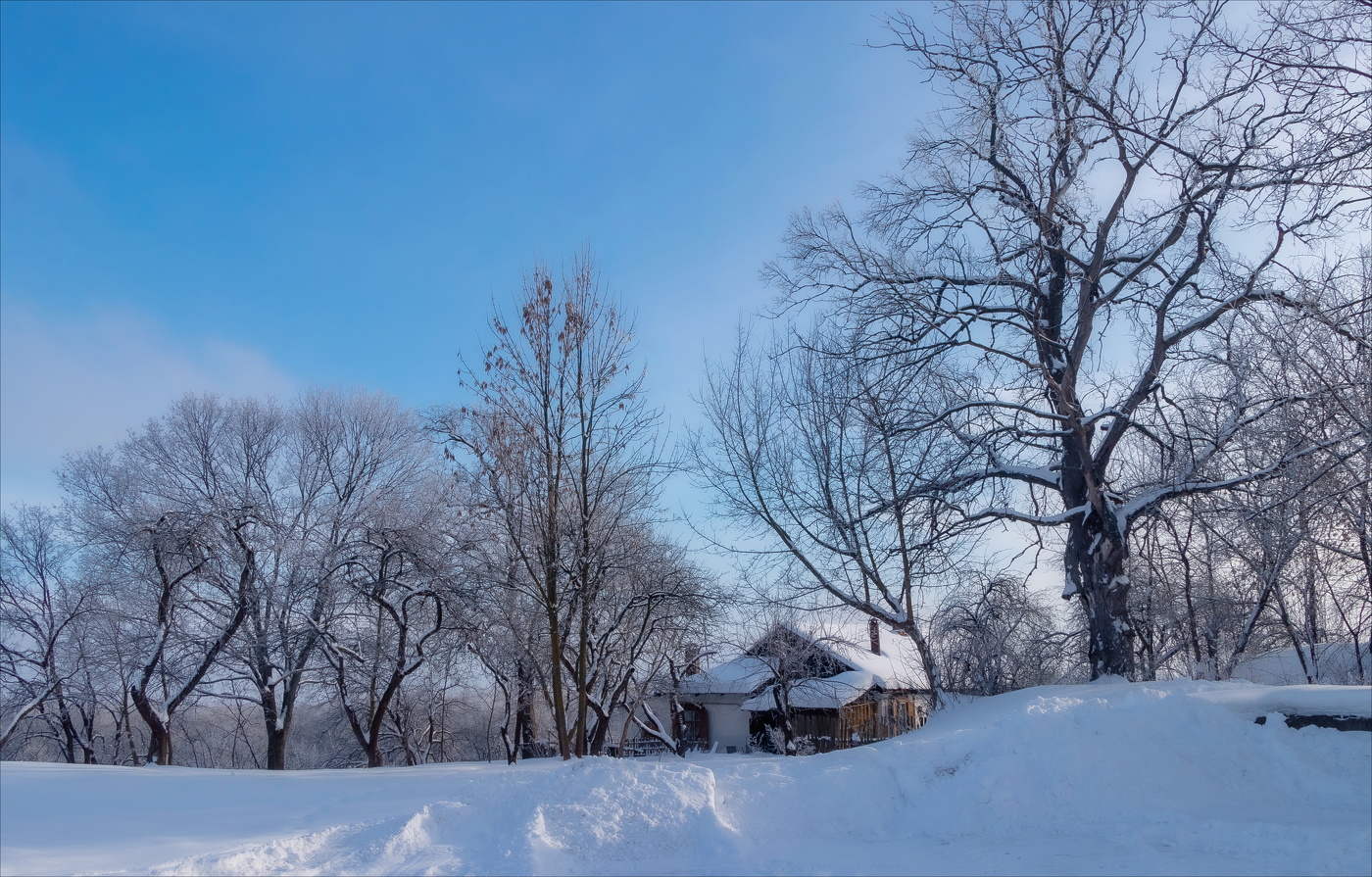 ДОМ НАД РЕКОЙ