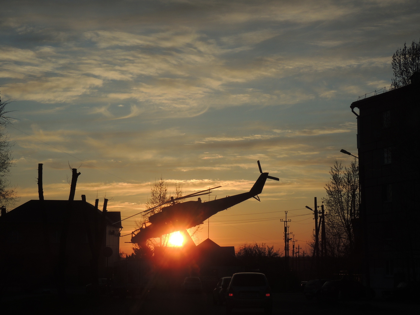 С небес за нами наблюдают..