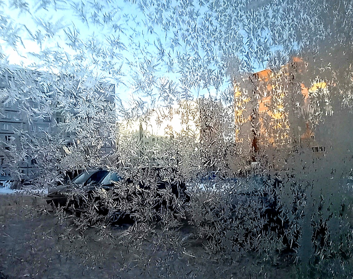 через морозный узор