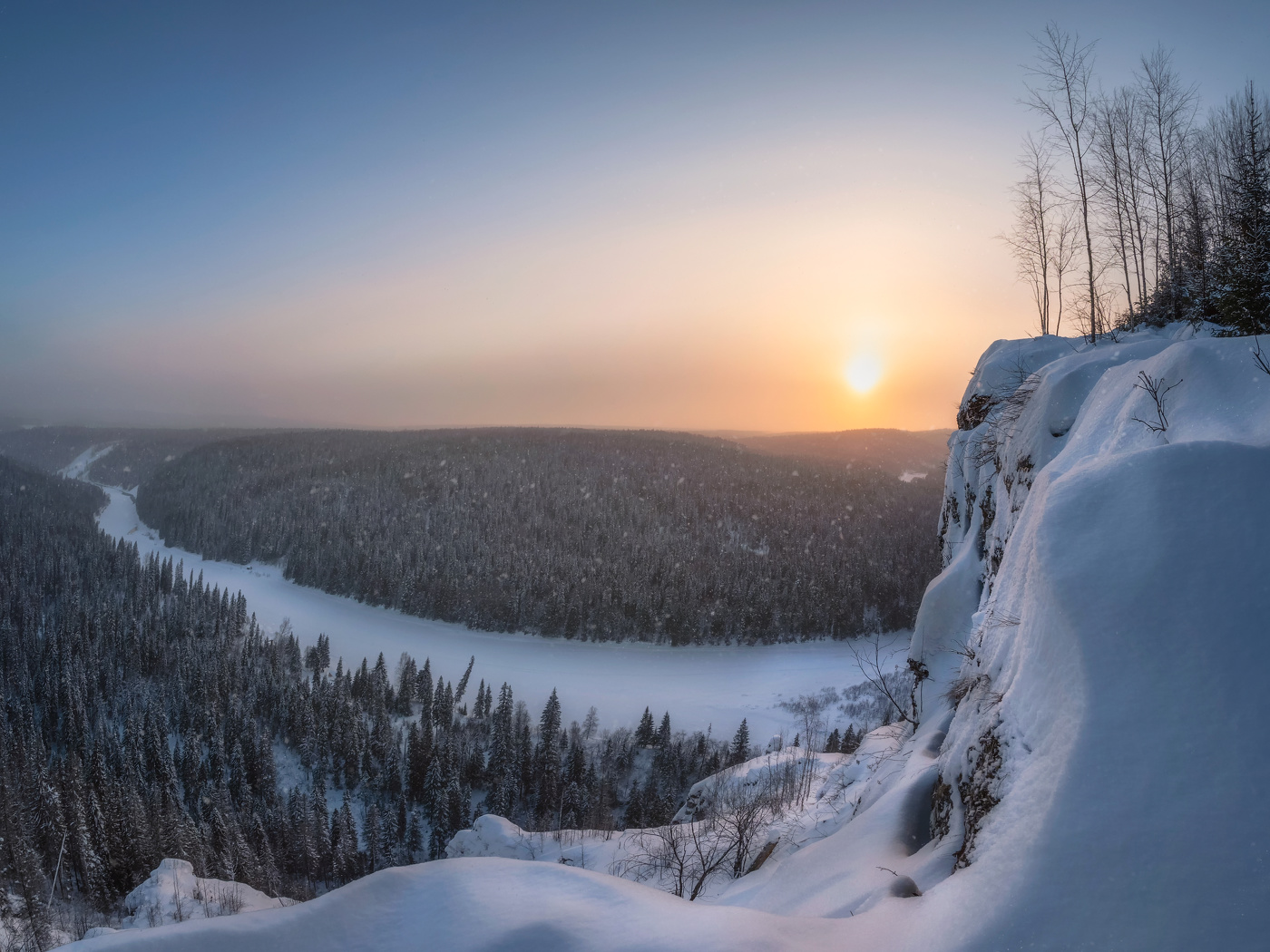 Рассвет над Усьвой.