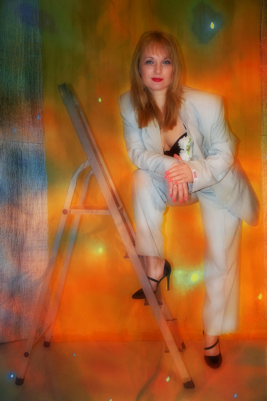 Портрет Лари в белом.