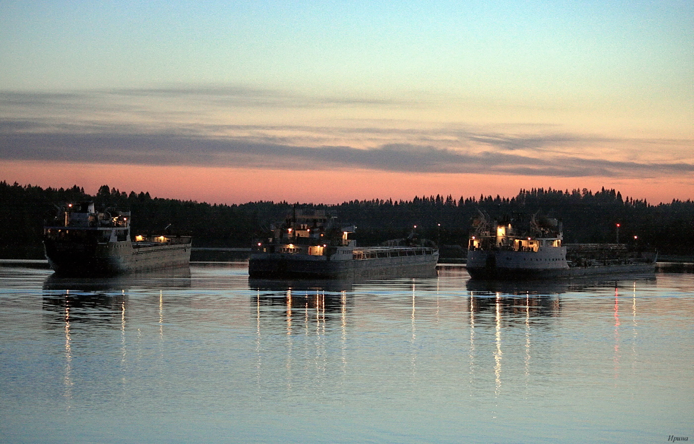 Корабли постоят и ложатся на курс...