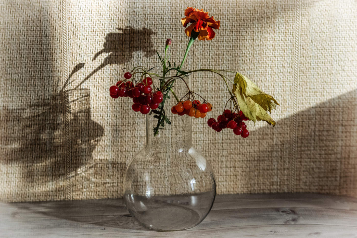 Рисовала Осень кистью света...