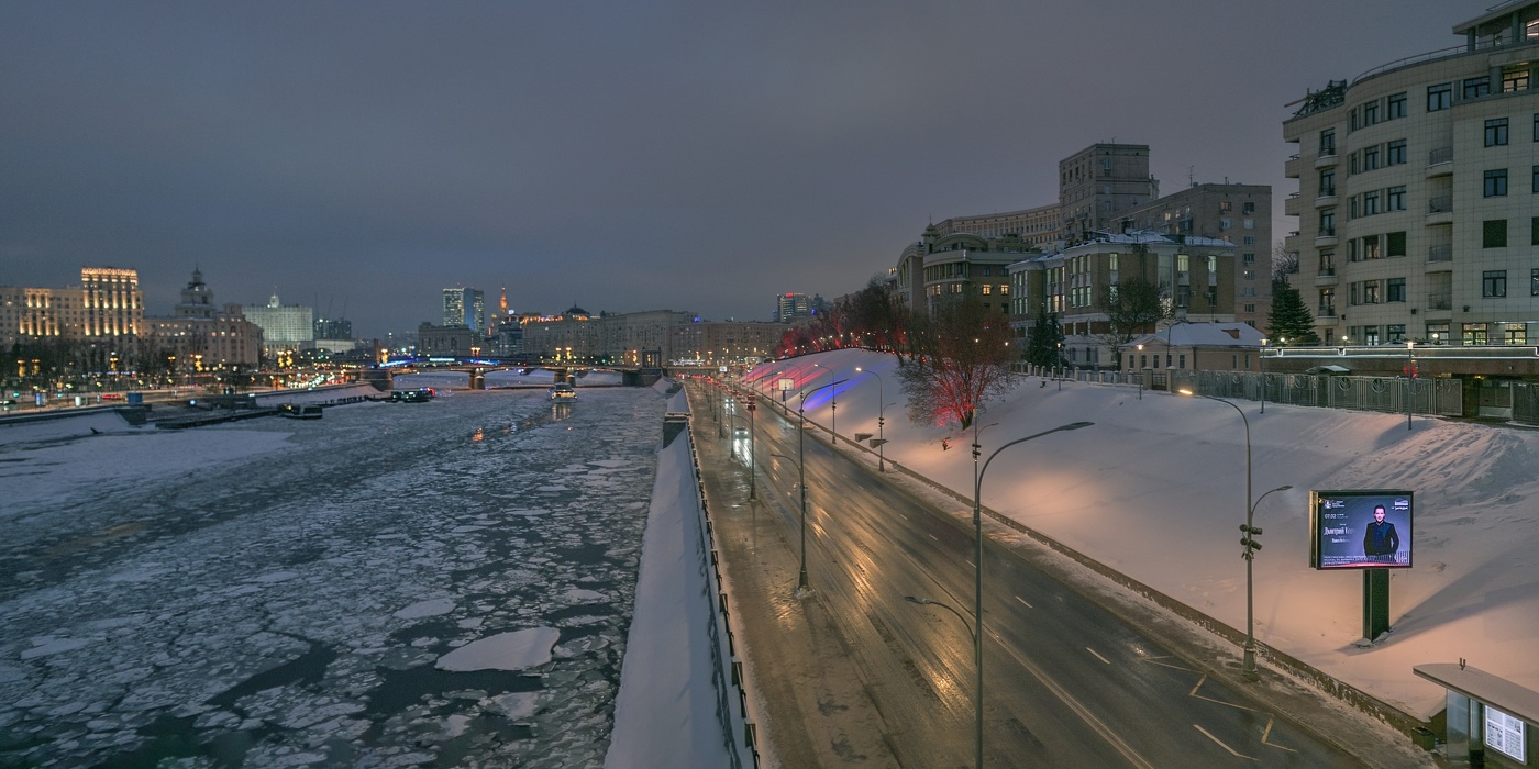 Вечерний вид на Москва-реку