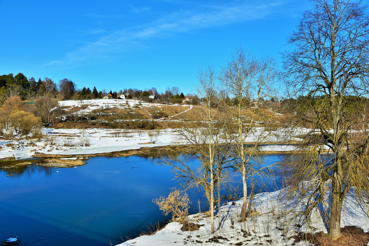Деревушка на берегу Москва-реки в подмосковье...