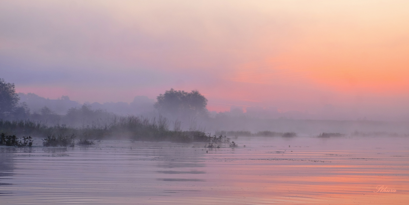 На рассвете.