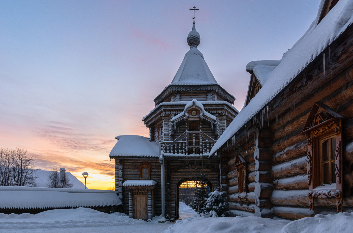 Надвратная церковь Сергия Радонежского