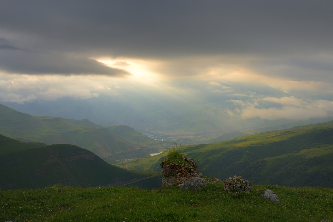 Рассвет в горах Кавказа
