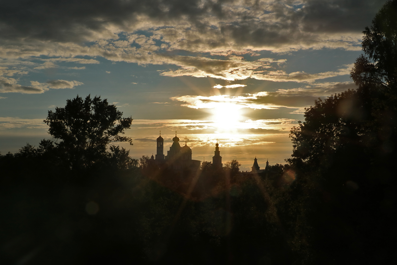 Ново-Иерусалимский монастырь на закате