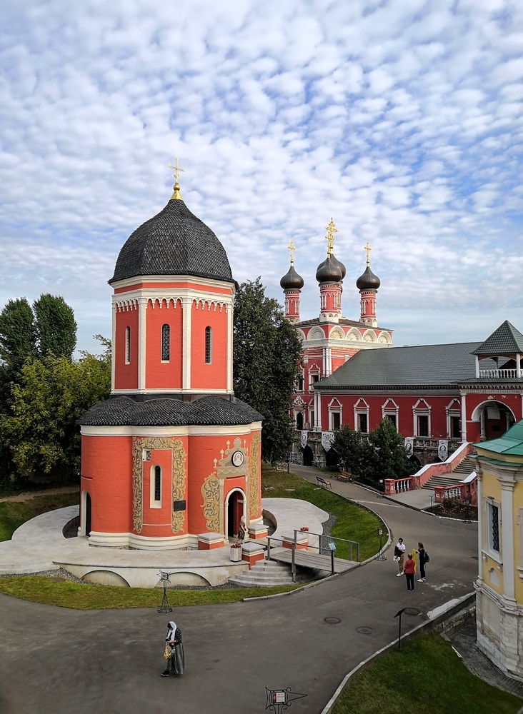 Высоко-Петровский монастырь.
