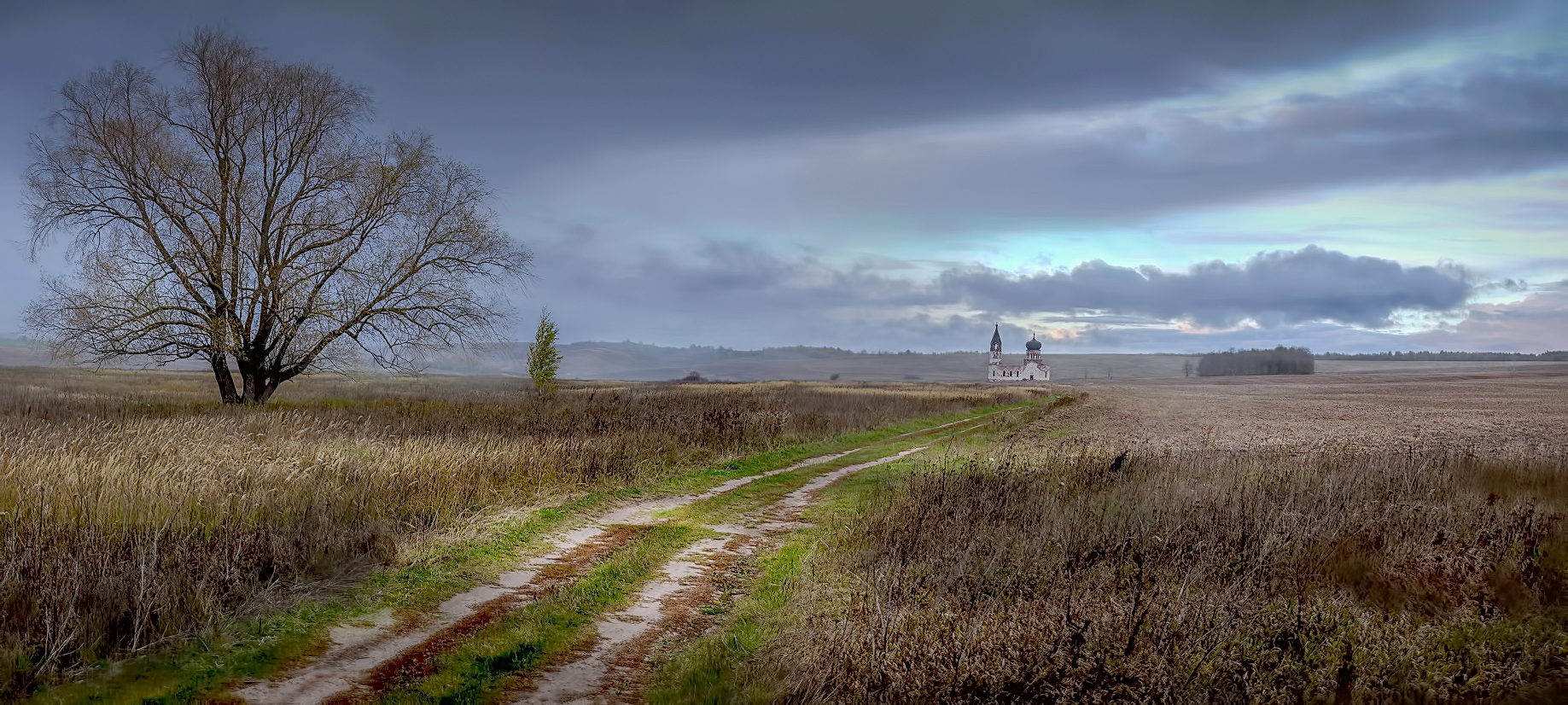 Дорога к храму.