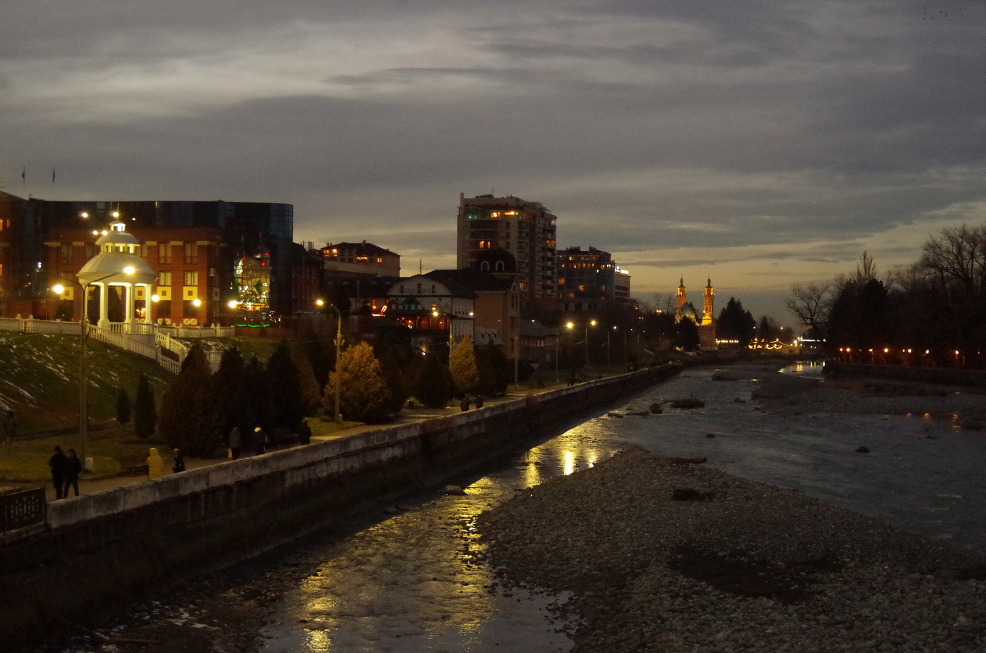 январский вечер в южном городе