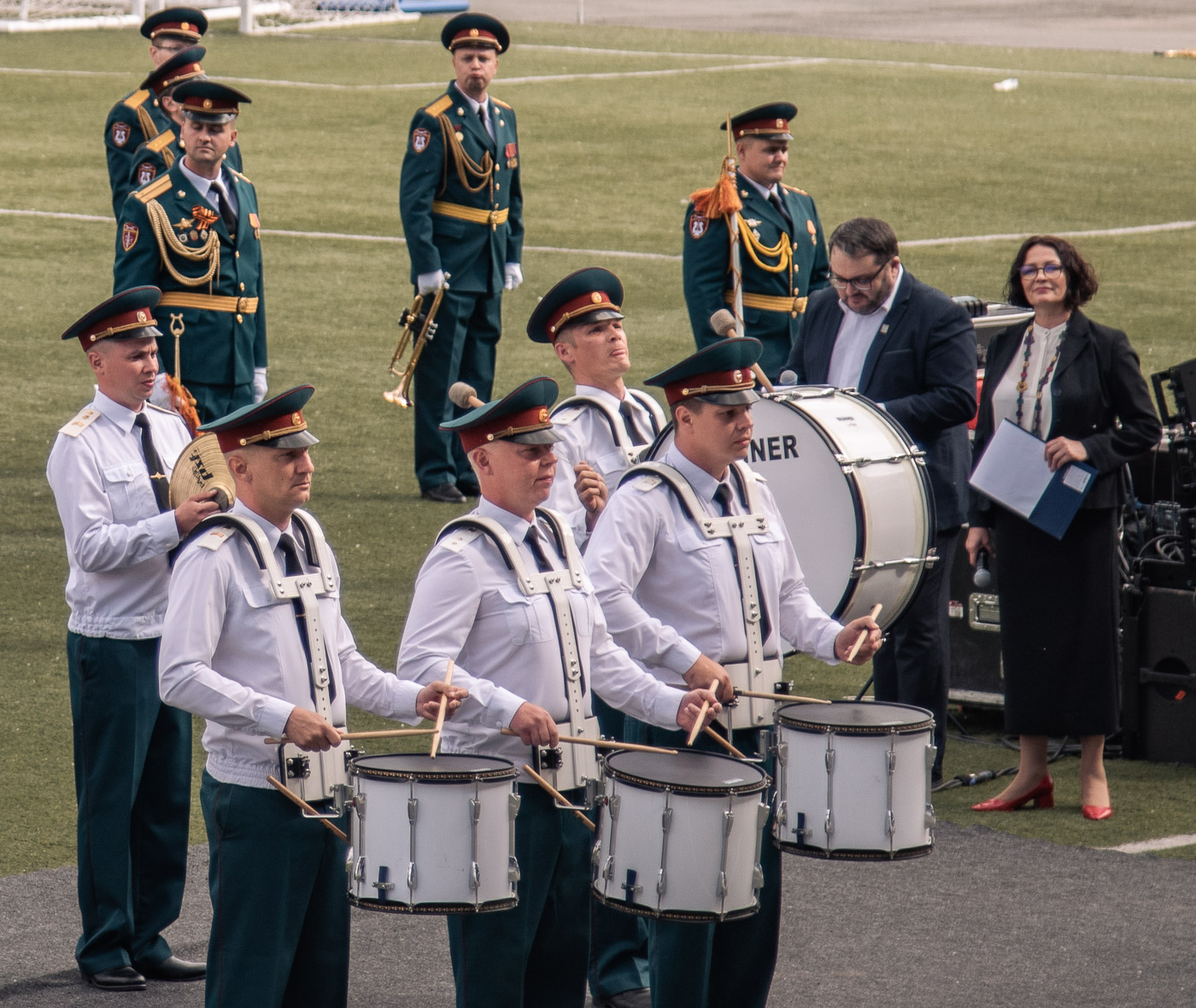 "Ты, судьба, барабань на всю планету!"