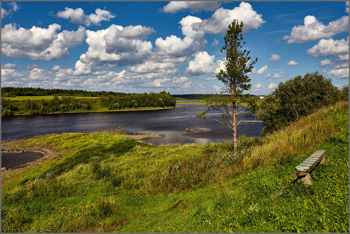 На Онеге - реке.