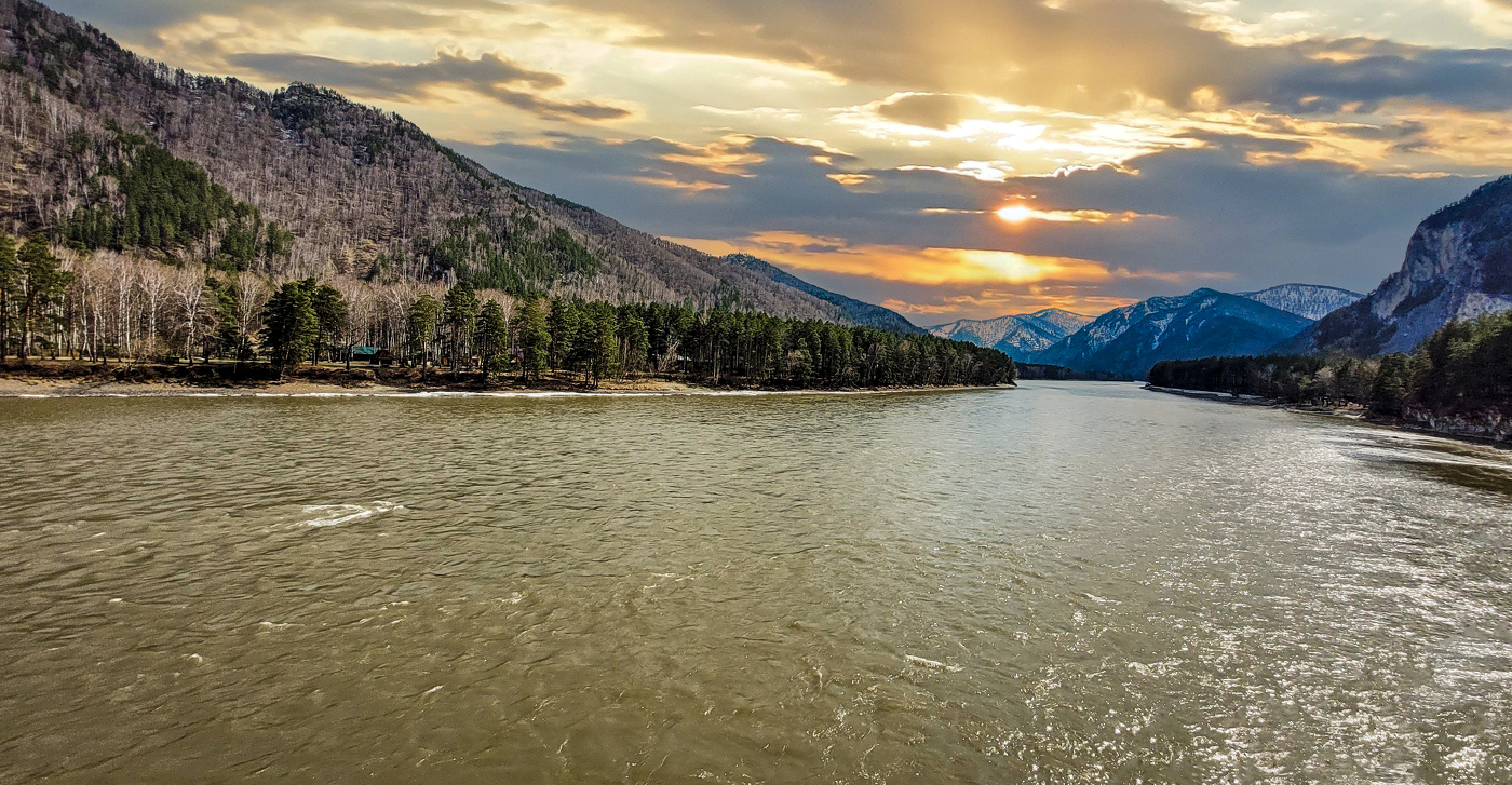 Майский закат над р. Катунь.