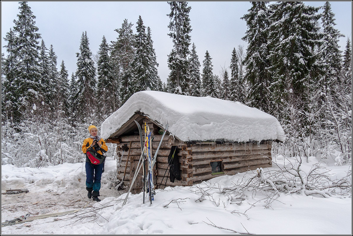 Вторая изба.