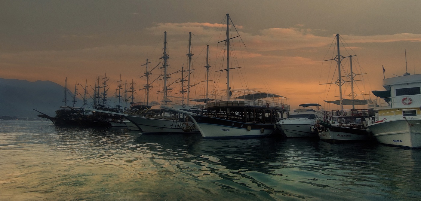 Корабли постоят и ложатся на курс