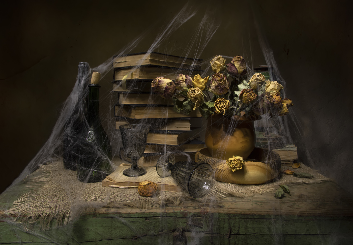 На старом сундуке...