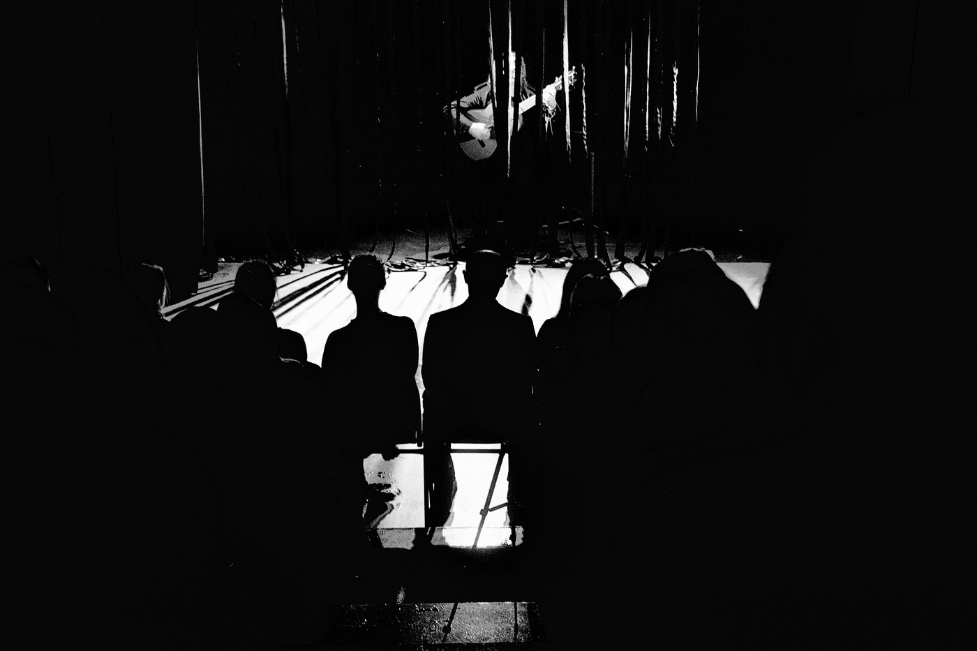 "Я занял лучшие места. Приходи. Будем вместе слушать дождь..."