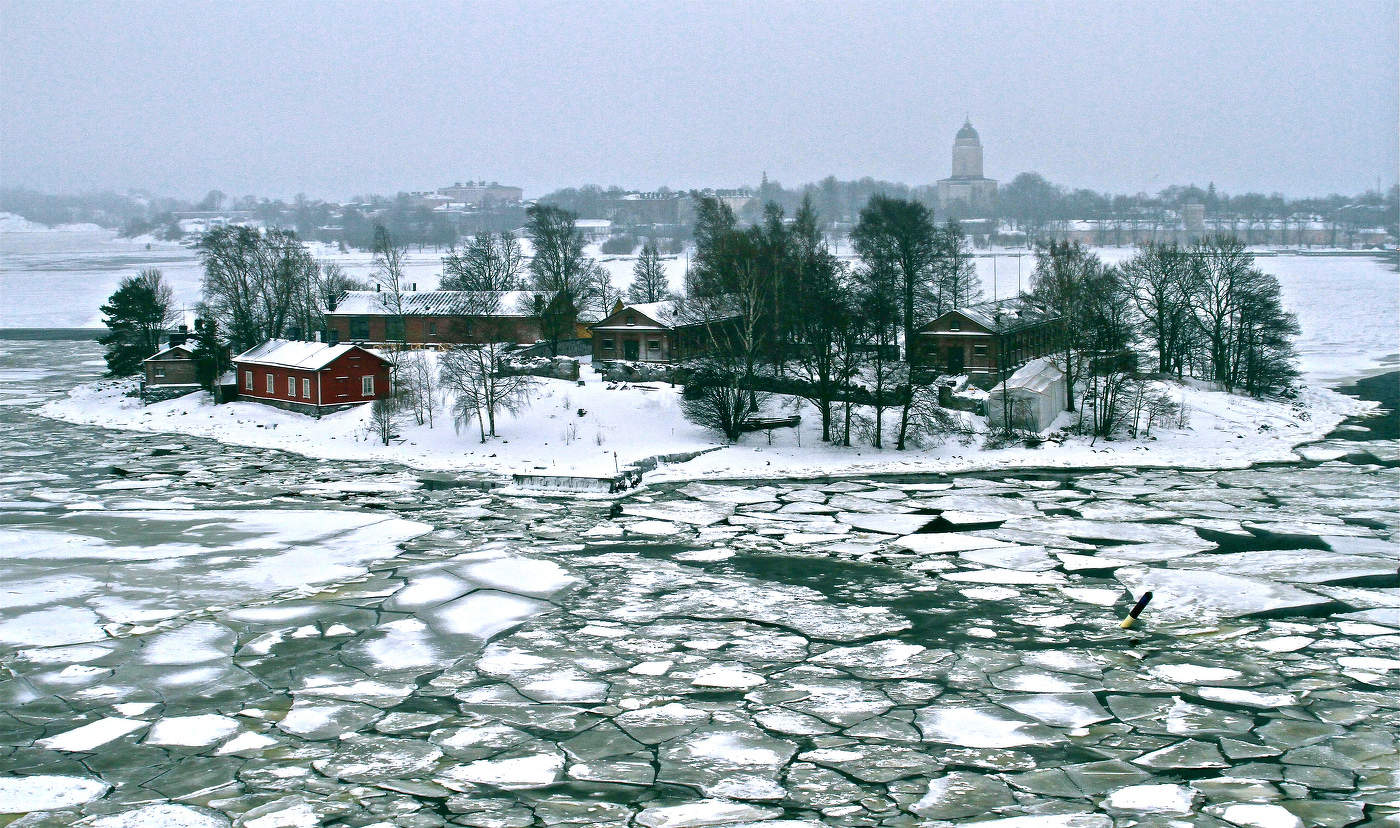 о. Лонна, с видом на крепость Суоменлинна (Свеаборг)
