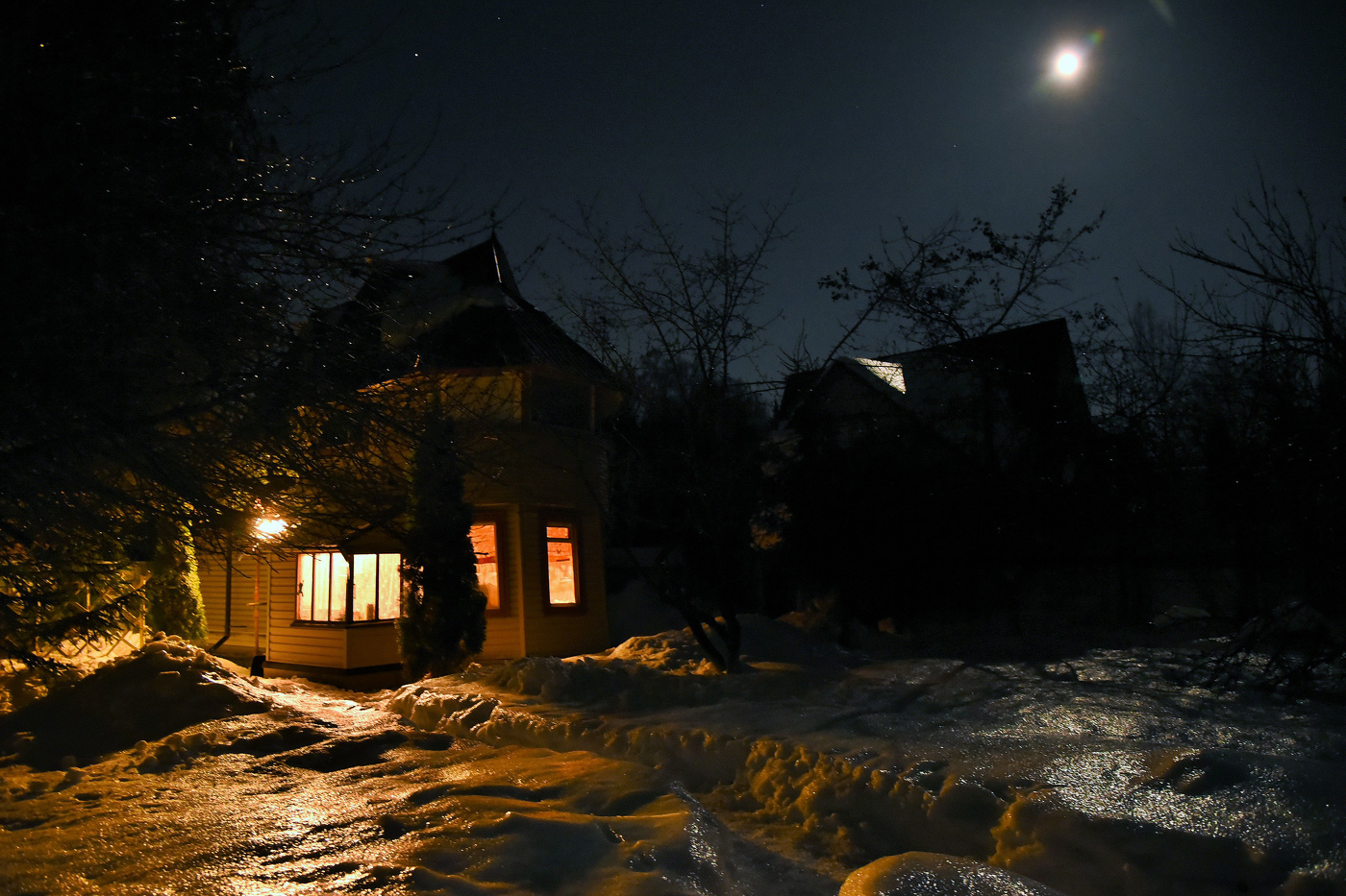 Февральская ночь после ледяного дождя ...