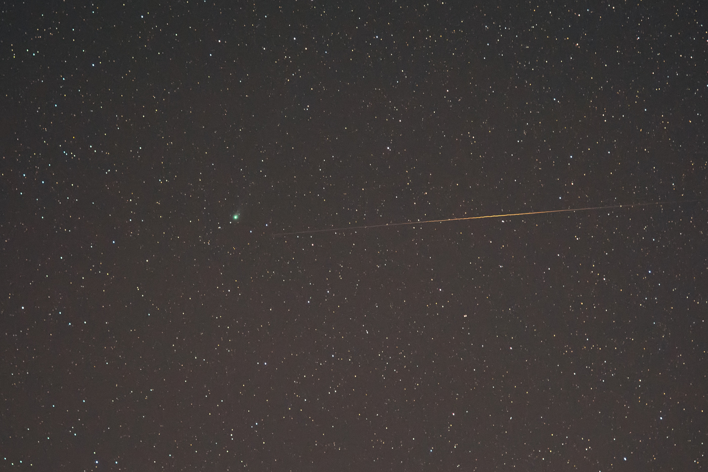 Комета 12P Pons-Brooks и метеор