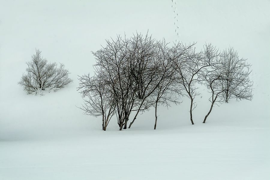 Под горкой.